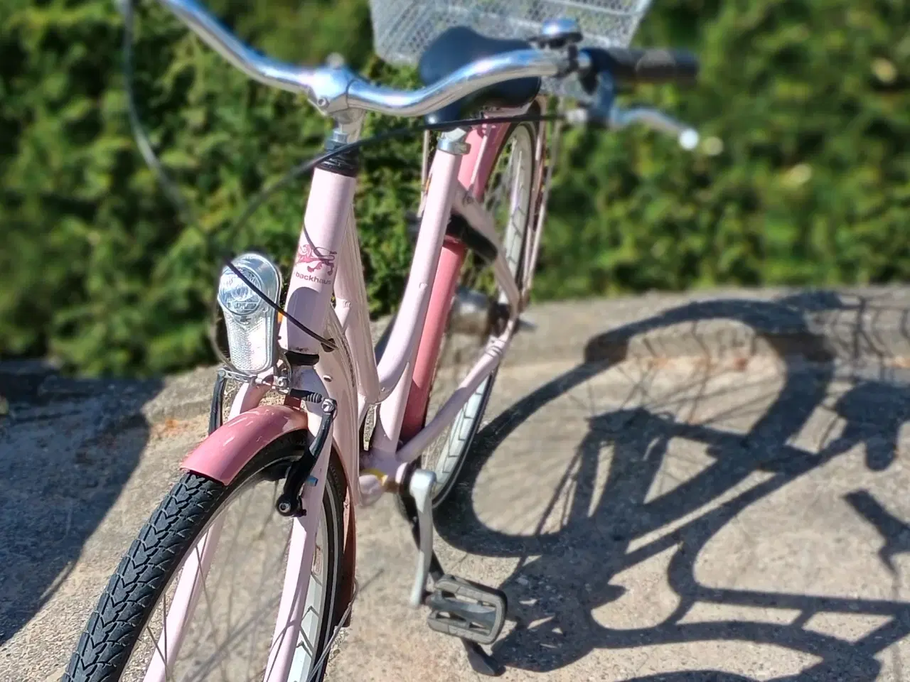 Billede 3 - Pink / lyserød pigecykel med 7 gear.