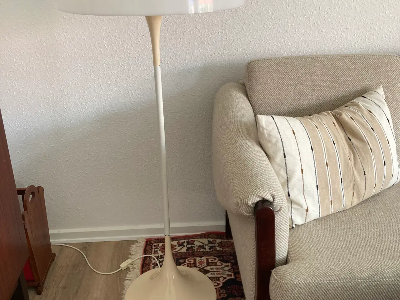 Billede 2 - Verner Panton Panthella gulvlampe - 2 stk