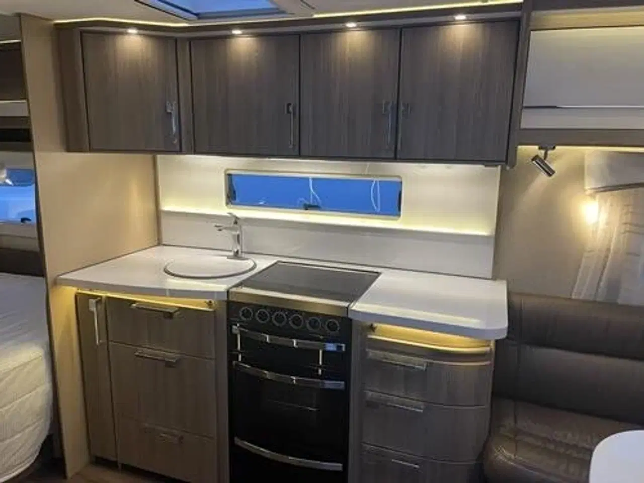 Billede 4 - Kabe Royal 740 TDL