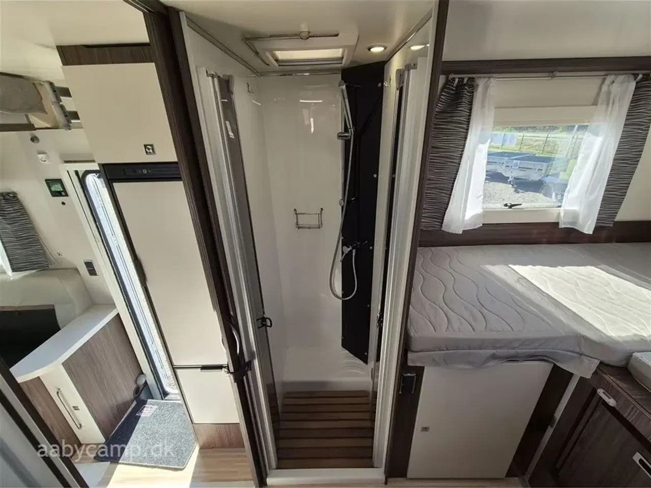 Billede 19 - 2019 - Benimar Tessoro 463   Markise. batteri. solcelle. lædersæder. undervognsbehandlet. Ekstra låse op Bil og Bo-del. fuld service frem til 98,000 km.
