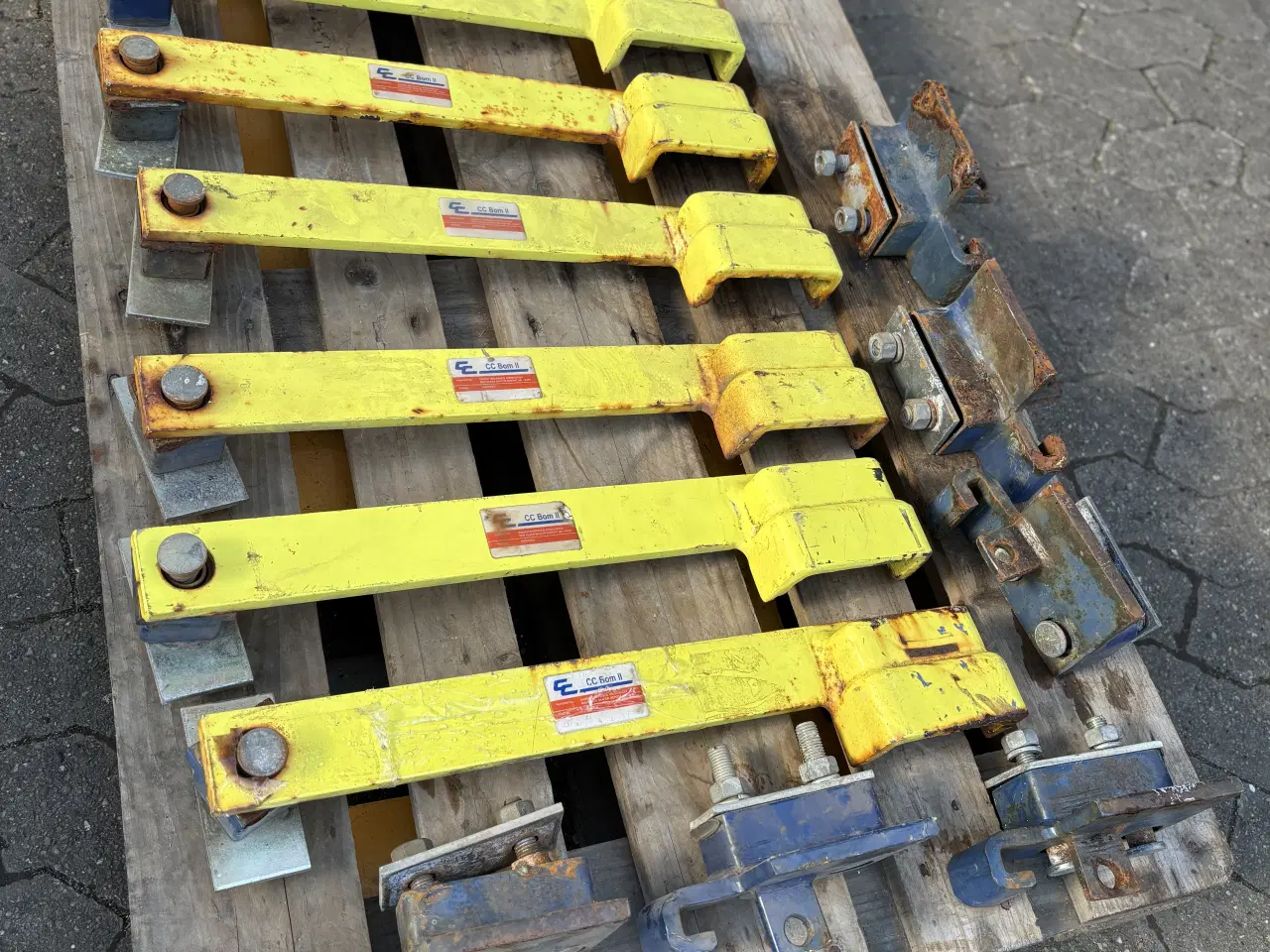 Billede 4 - Låsebomme til container - 7 stk = 2500 kr.