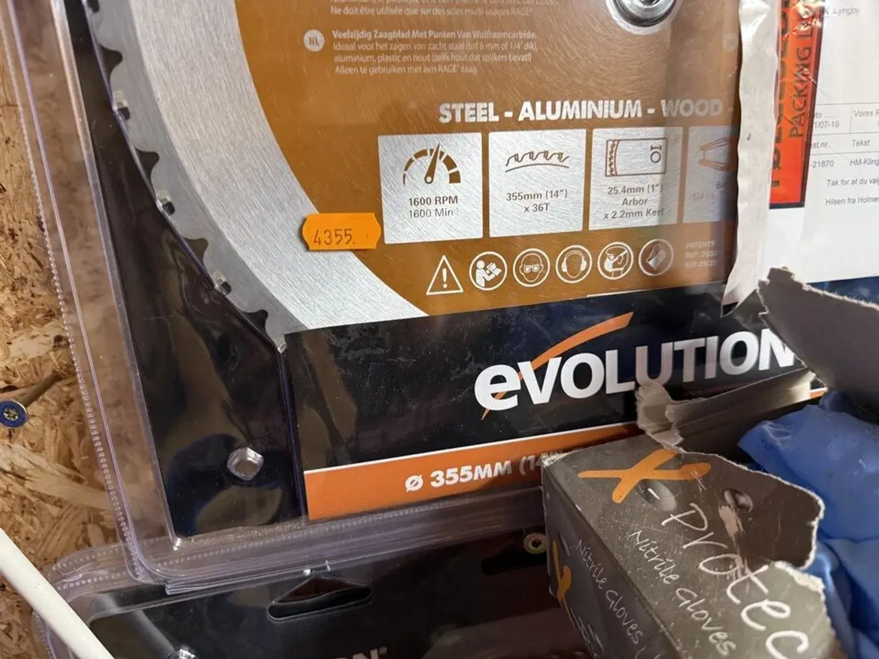 Billede 9 - Stålreol med diverse skruer, søm m.m.