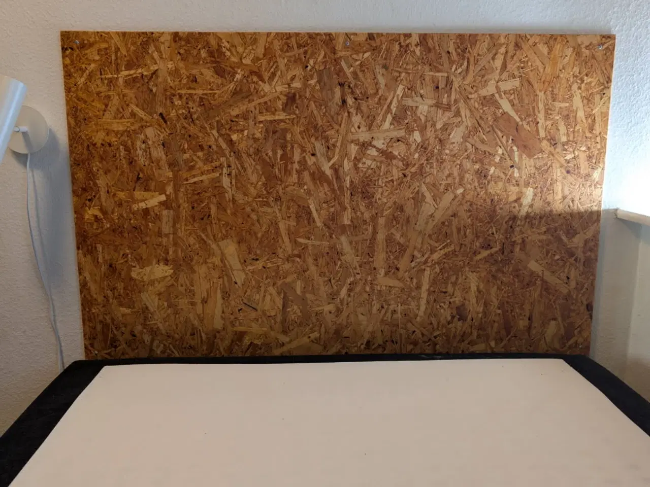 Billede 1 - Lakeret Sengegavl Osb plade 11 mm. str. 120X74 cm
