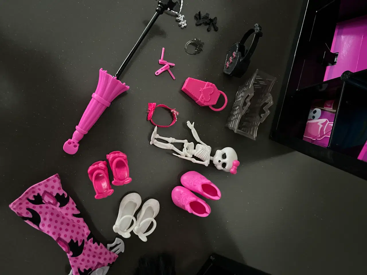 Billede 5 - Monster High dukke/‘hus’