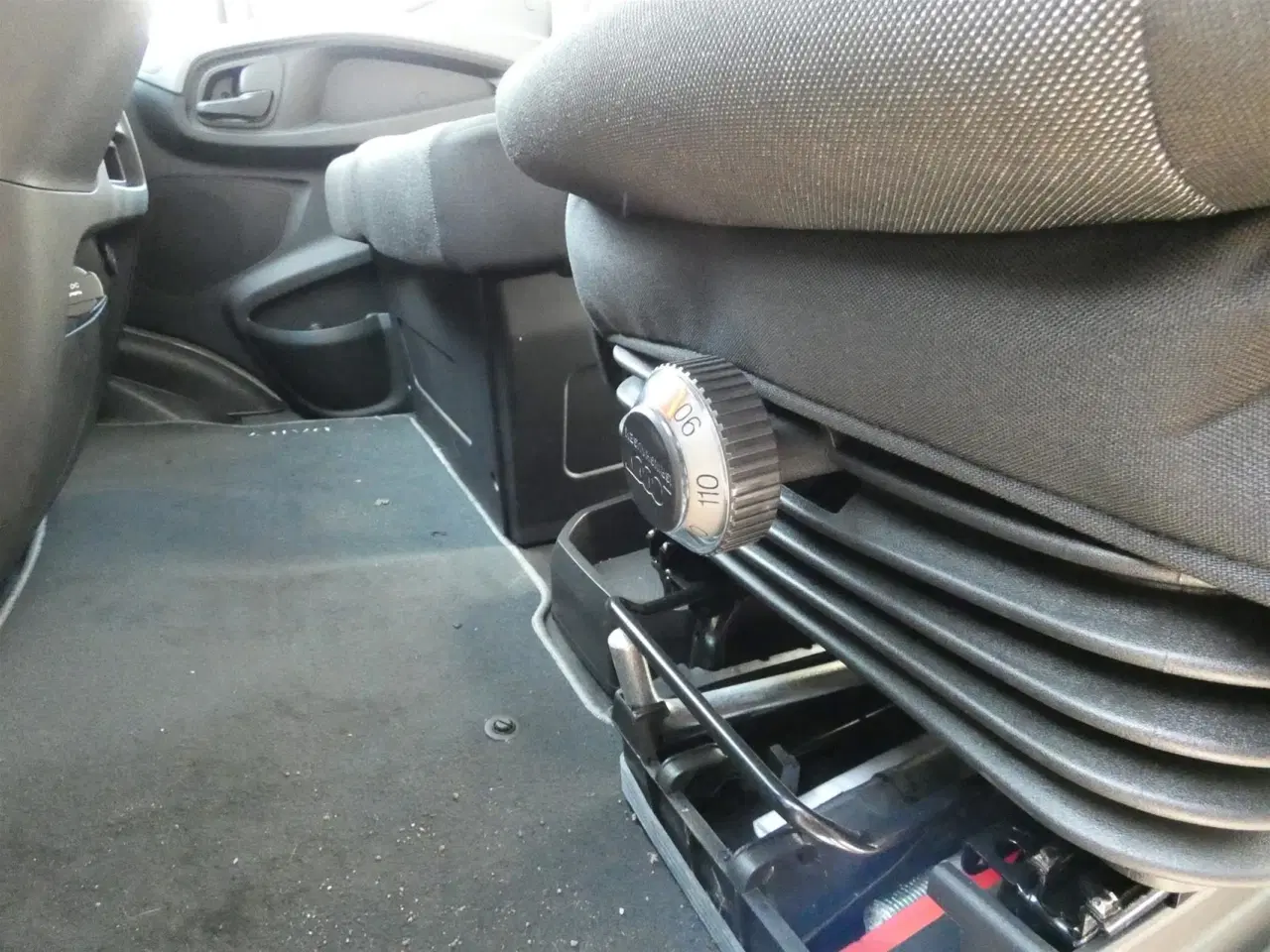 Billede 15 - Iveco Daily 35S16 4100mm 2,3 D m/Alukasse med lift Hi-Matic 156HK Ladv./Chas. 8g Aut.