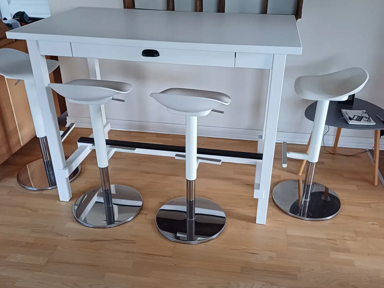 Billede 1 - Ikea Café/Barbord inkl stole