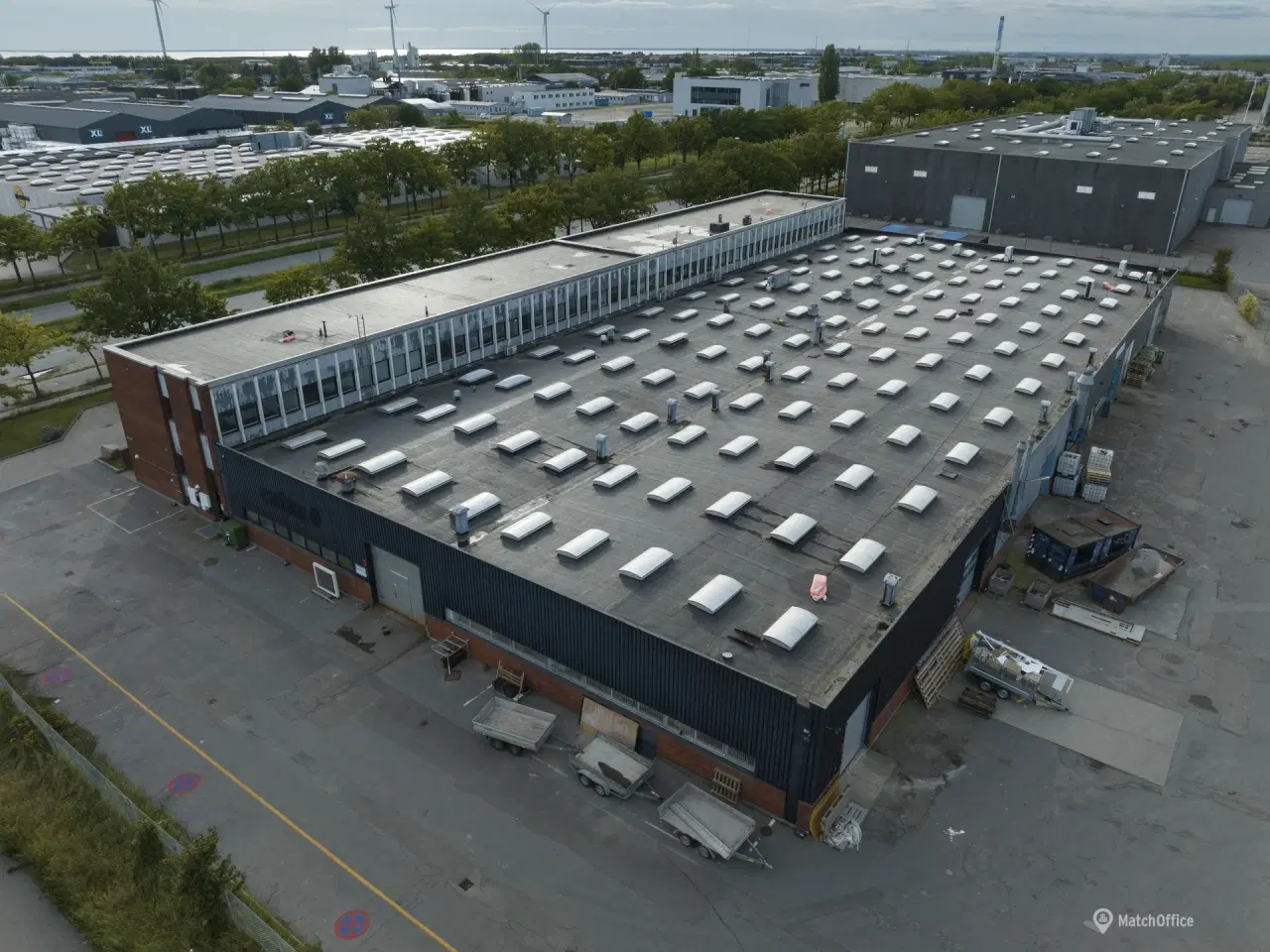 Billede 6 - Stort udendørsareal til parkering og/eller opbevaring