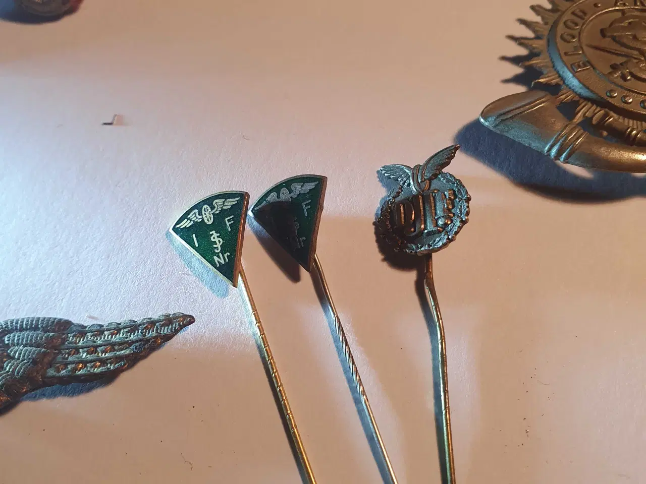 Billede 1 - Emblemer mv