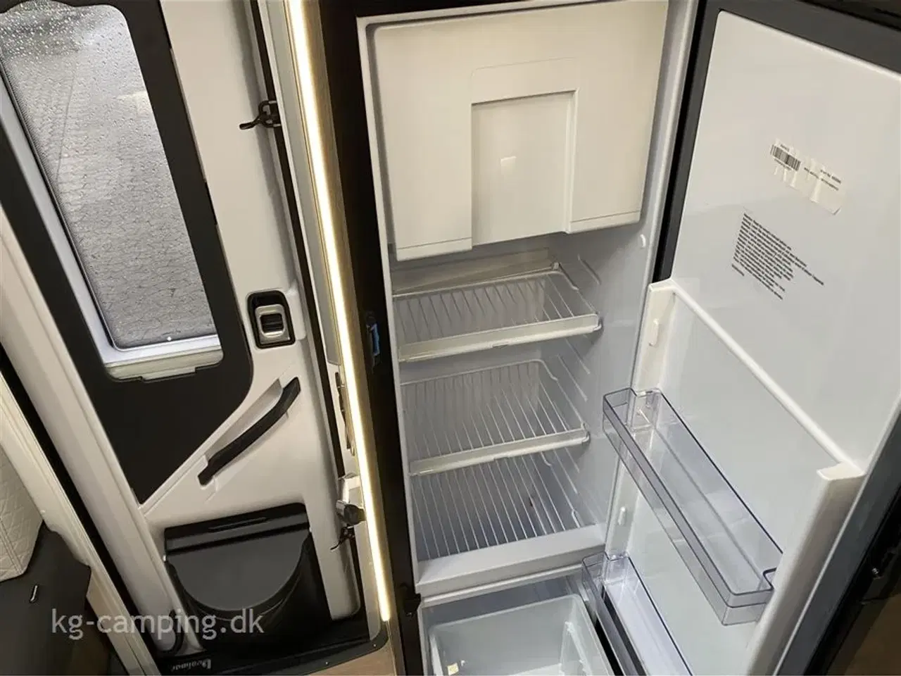 Billede 17 - 2023 - Benimar Amphitryon 998 3500 kg   Særdeles velholdt Benimar AMPHITRYON 998 ALDE - Vognen kan vejes op til 4.400 kg.