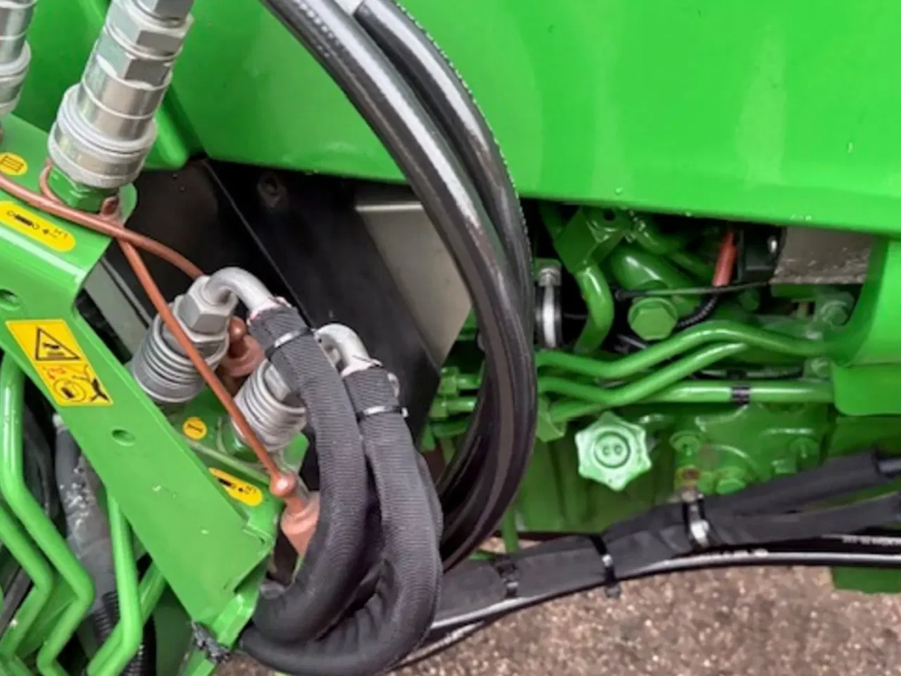 Billede 15 - John Deere 5105GF FRONTLIFT. HJUL MED GRÆSDÆK MEDFØLGER