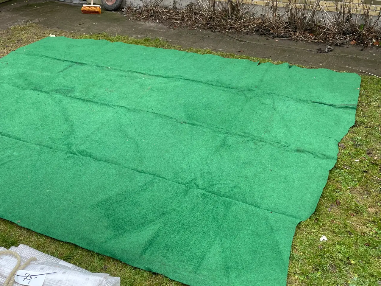 Billede 2 - Tæppe til  fortelt filt grøn