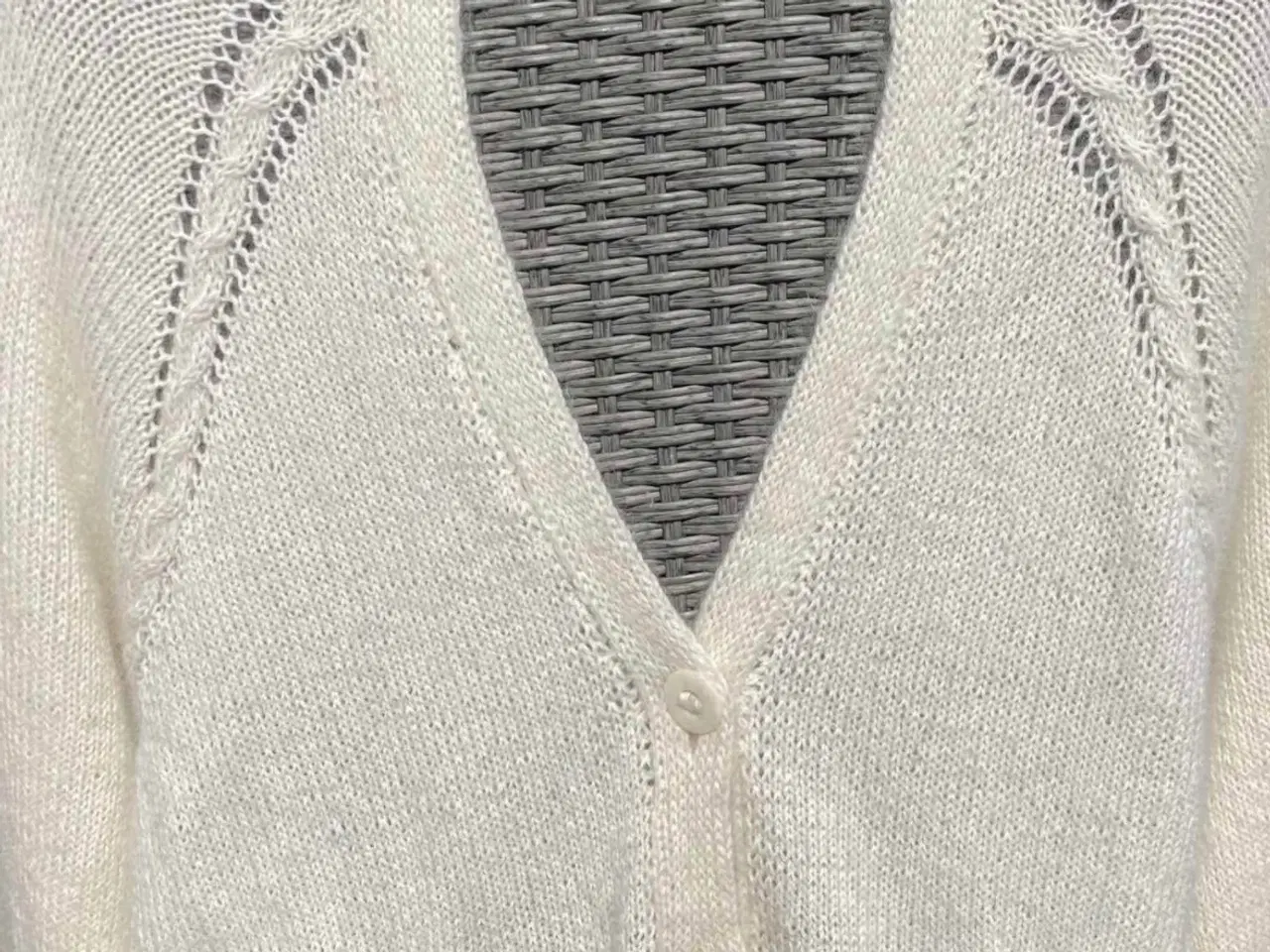 Billede 2 - Strikket cardigan sælges