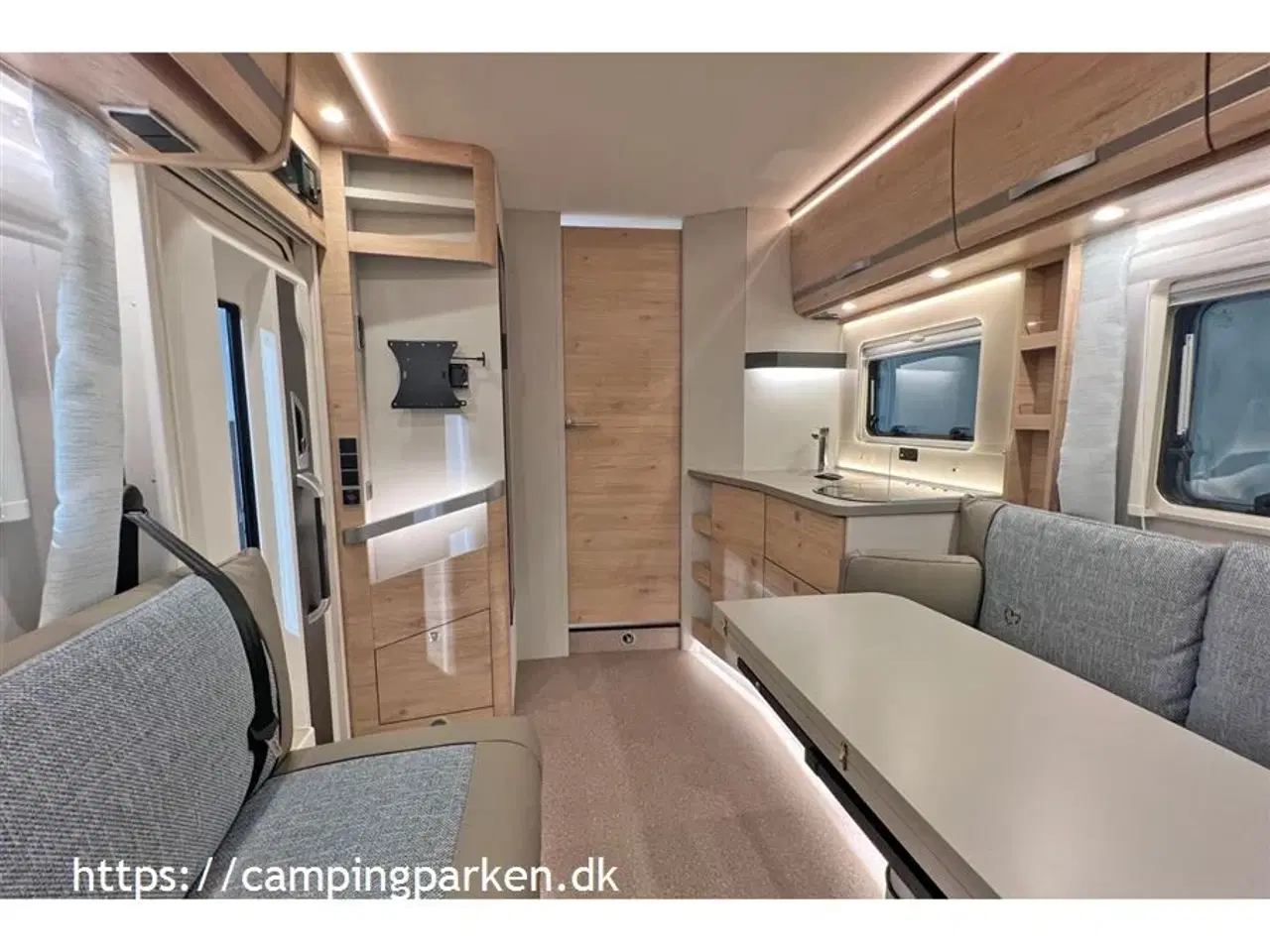 Billede 8 - 2023 - Dethleffs Pulse Classic T 7051 DBL Lækker jubilæumsudgave med meget udstyr, queens bed og Face-to-face-siddegruppe