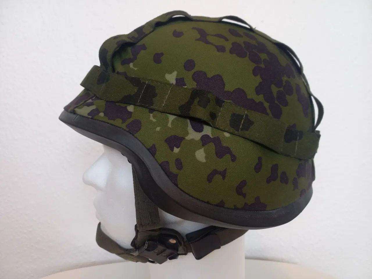 Billede 2 - Hjelm M/96 med hjelmovertræk