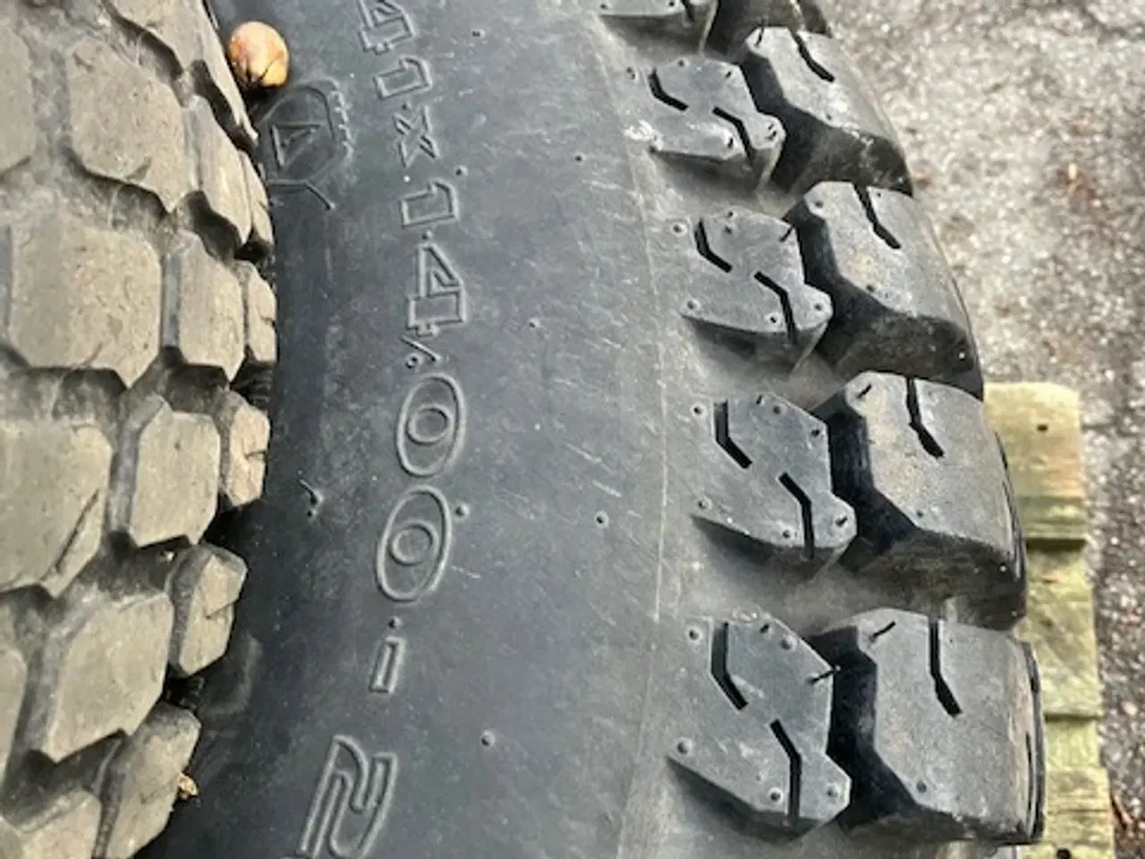 Billede 3 - Komplet sæt dæk og fælge til John Deere 3720