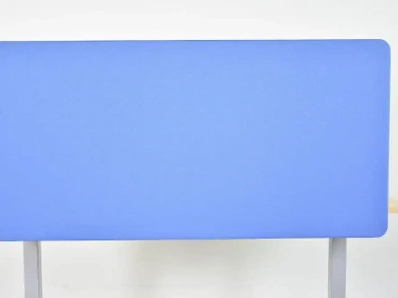 Billede 1 - Lintex bordskærm i blå, inkl. 2 sorte beslag