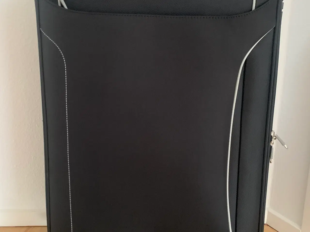 Billede 1 - Kuffert, American Tourister, b: 47 l: 32 h: 80