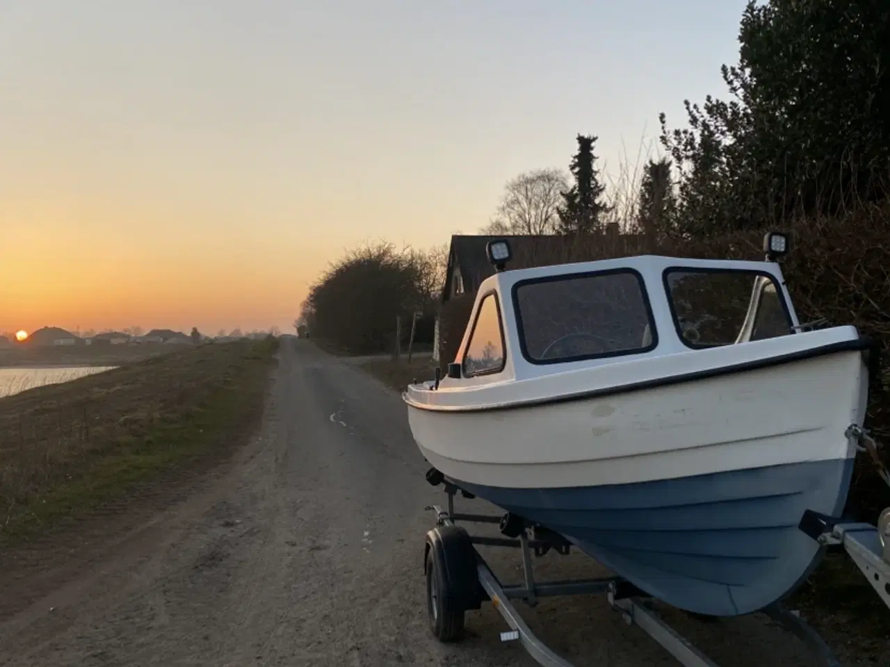 Billede 3 - Jolle inklusiv motor og trailer
