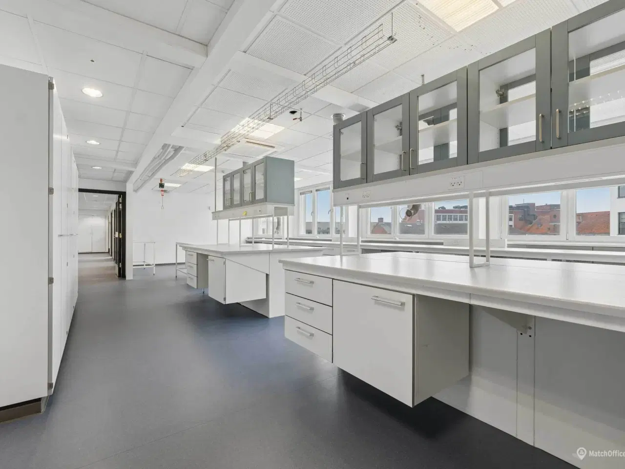 Billede 13 - Moderne og lyst laboratorium med kontor tæt på metro
