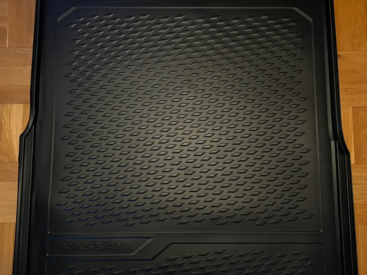 Billede 3 - VW Passat Variant Bagagerumsbakke Original plast