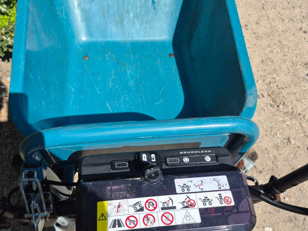 Billede 4 - Makita Trillebør på batteri