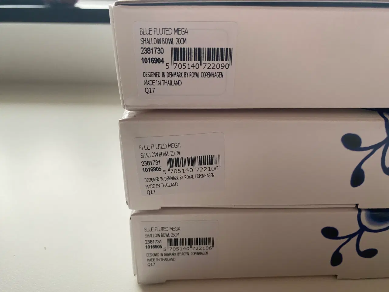 Billede 3 - 3 X Royal Copenhagen Blå Mega Riflet skåle