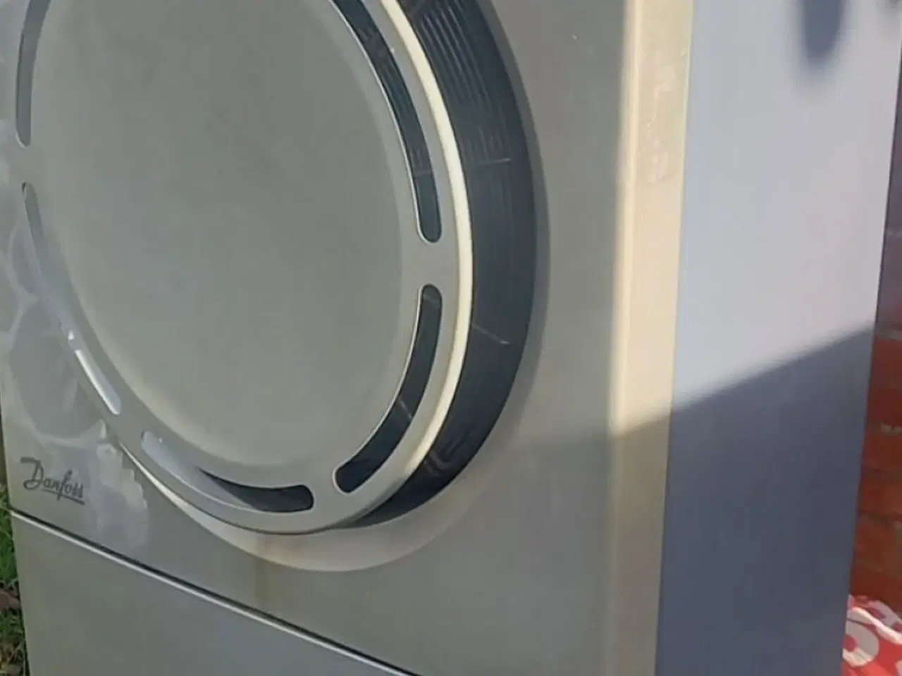 Billede 2 - Danfoss Varmepumpe m.vandbeholder.