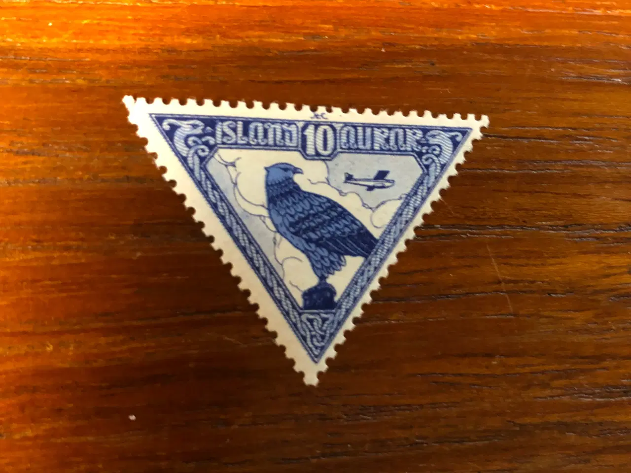 Billede 1 - Frimærke. Island Altinget (luftpost 1930)