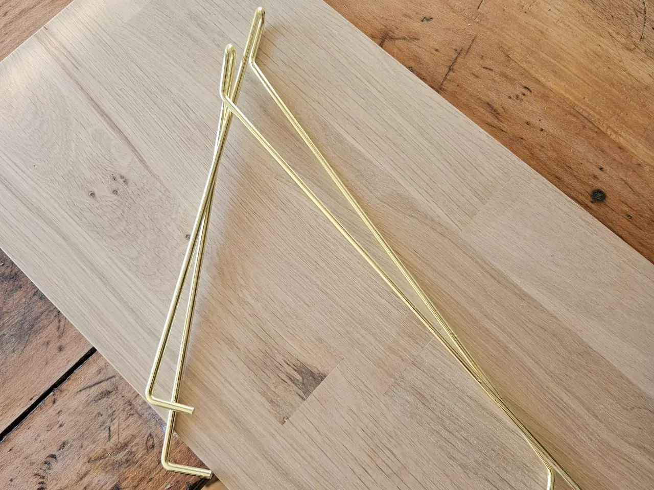 Billede 1 - Hylde i massiv egetræ. Insta valentedesigndk 