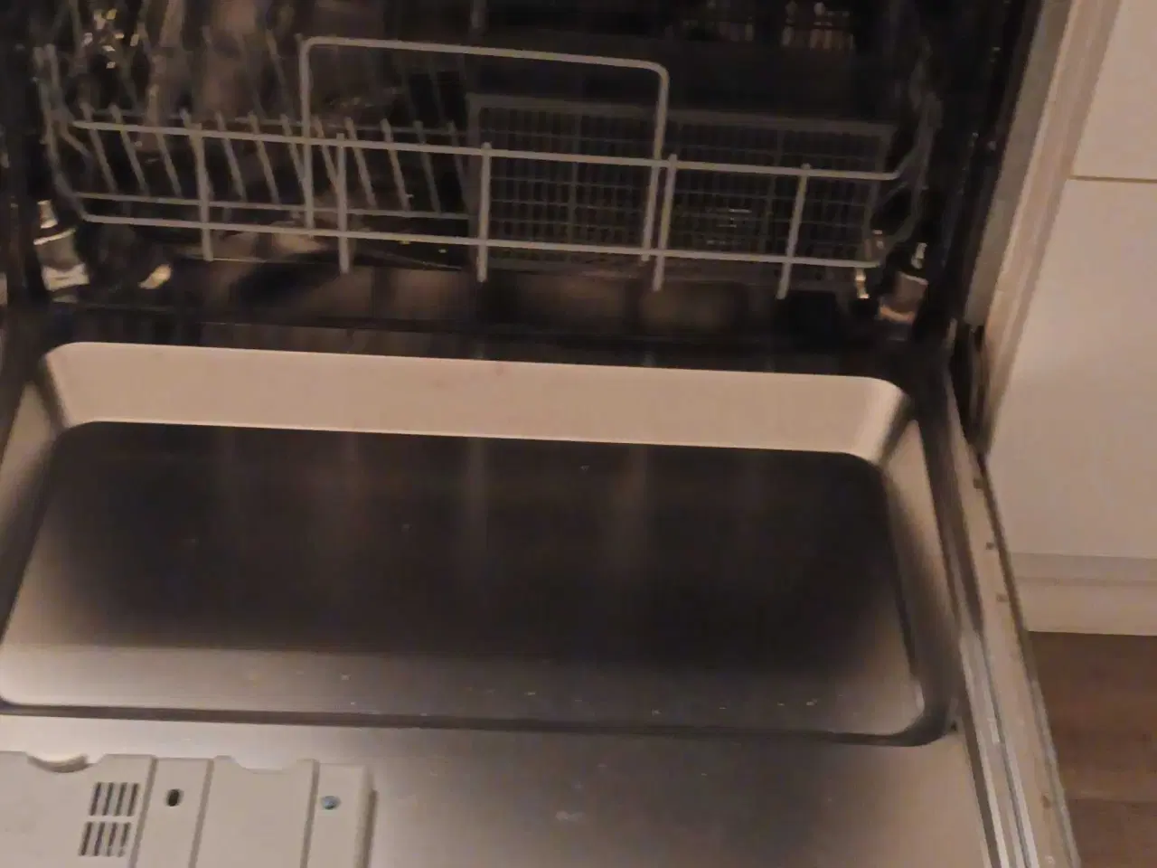 Billede 1 - Opvaskemaskine med kun få programmer bl.a. kort p