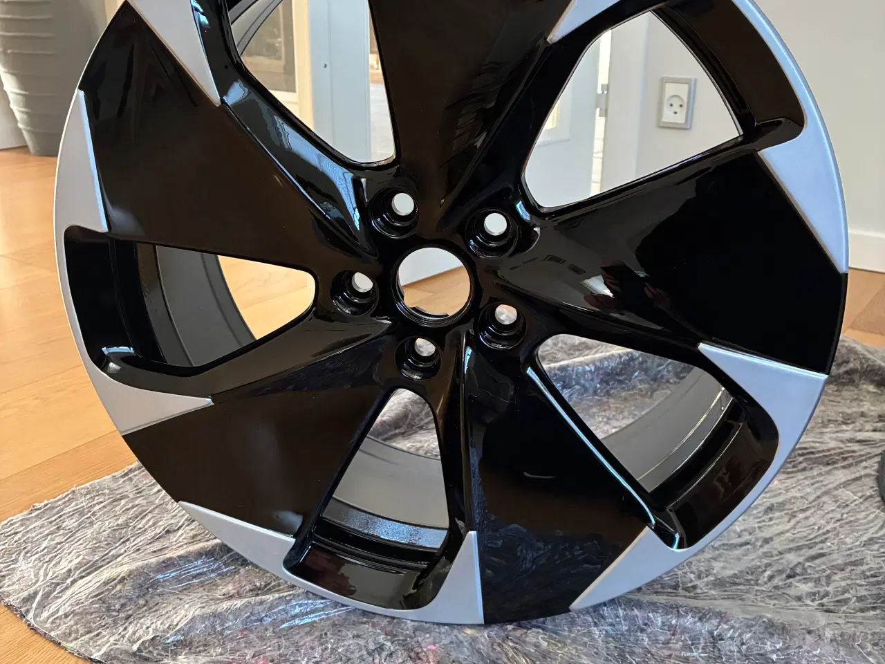 Billede 1 - Cupra Born originale typhoon 19" alufælge 
