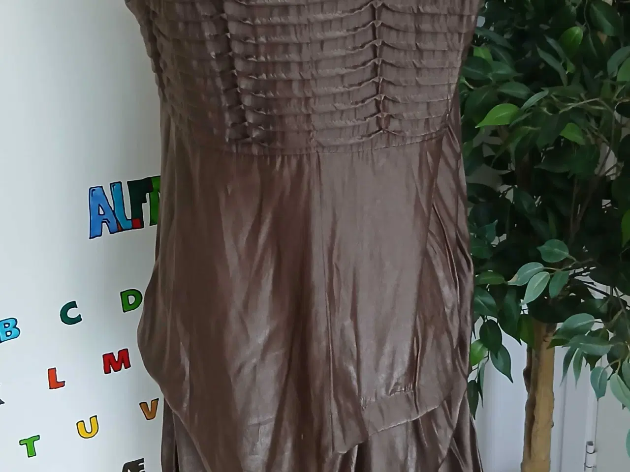 Billede 6 - Kjole. Estelle. XL/42