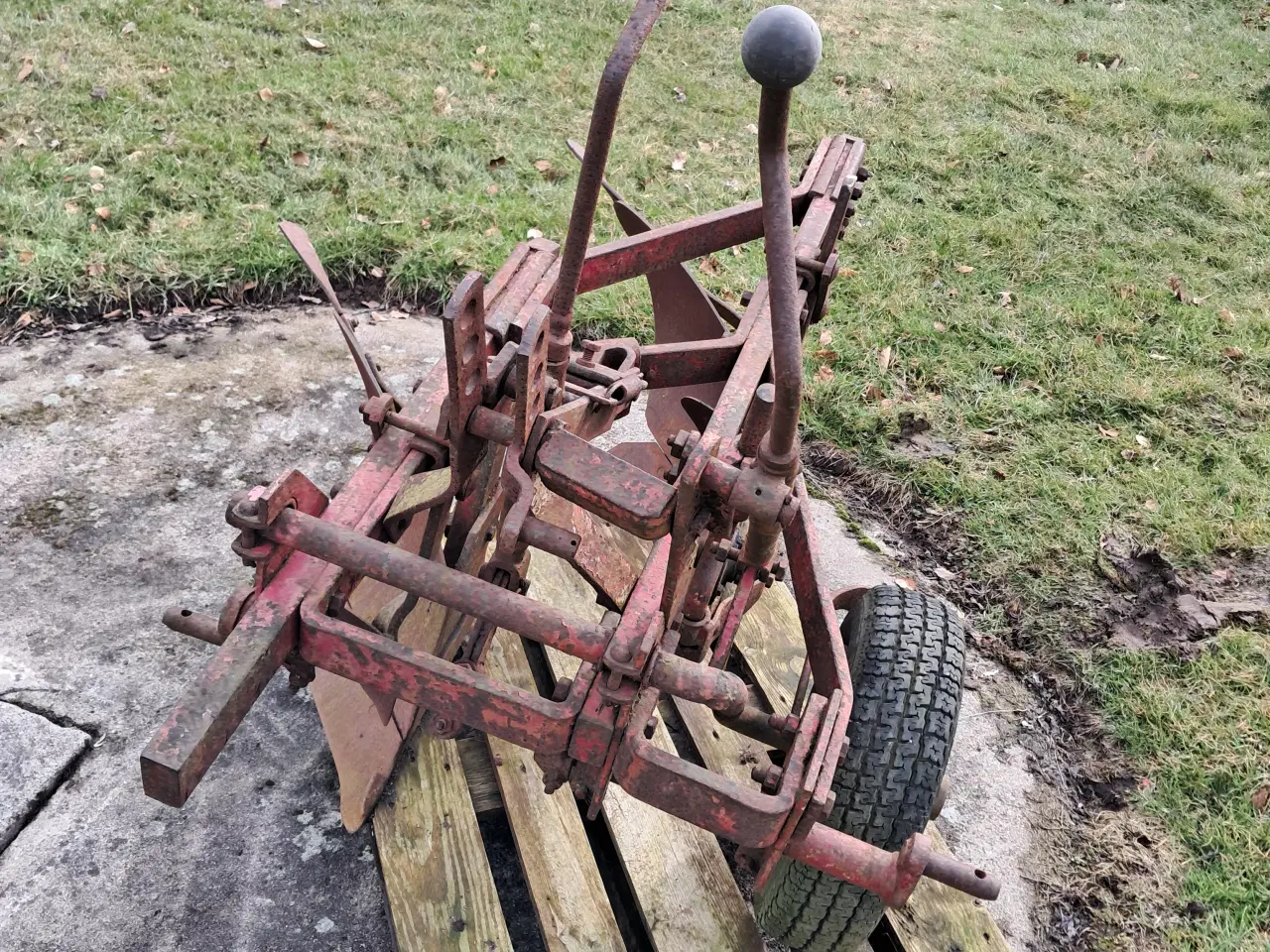 Billede 5 - Fraugde 12" to-furet plov