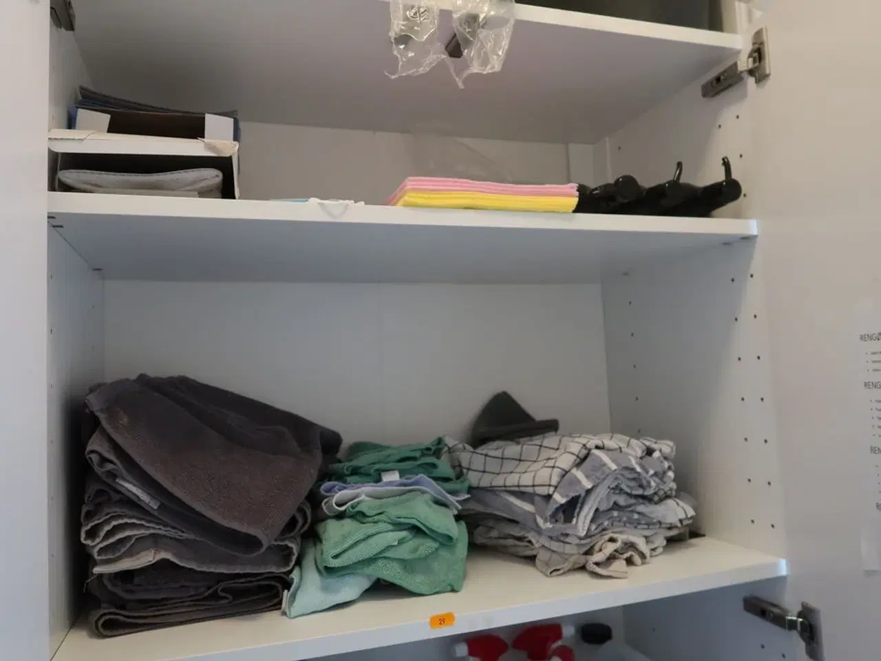 Billede 2 - Skab m. indhold bla. Nilfisk NILFISK Model: Bravo Energy / 107411494