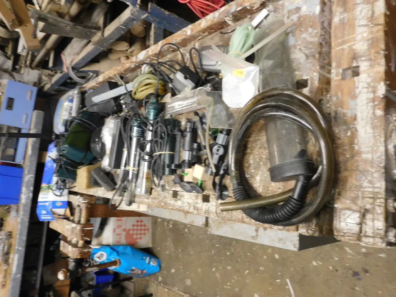 Billede 3 - Kasse med  Akvarietilbehør 