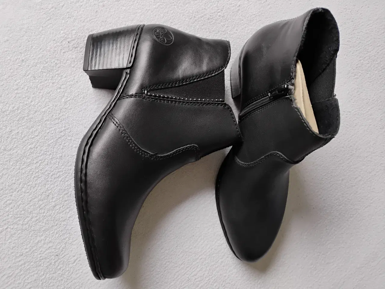 Billede 3 - Sorte støvler str. 39
