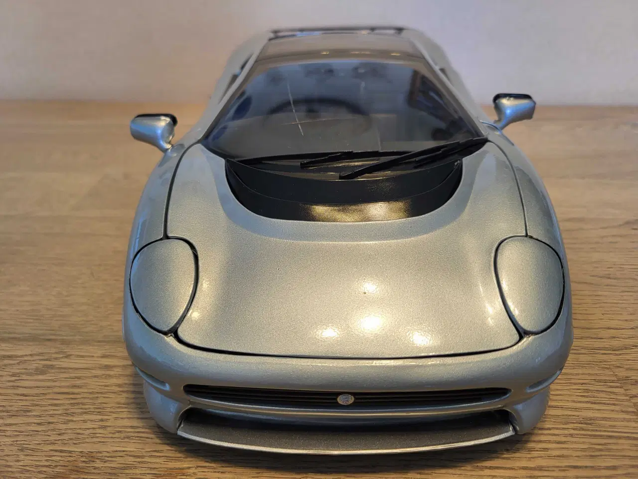 Billede 3 - Modelbil, Jaguar XJ220, skala 1/12