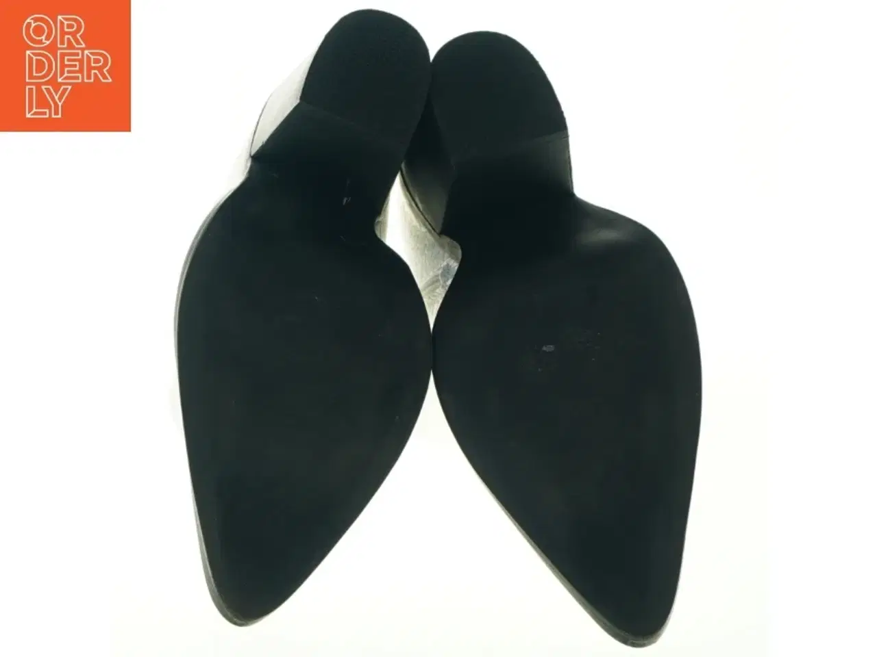 Billede 3 - Hvide ankelstøvler med krokodillepræg fra Asos (str. 7)