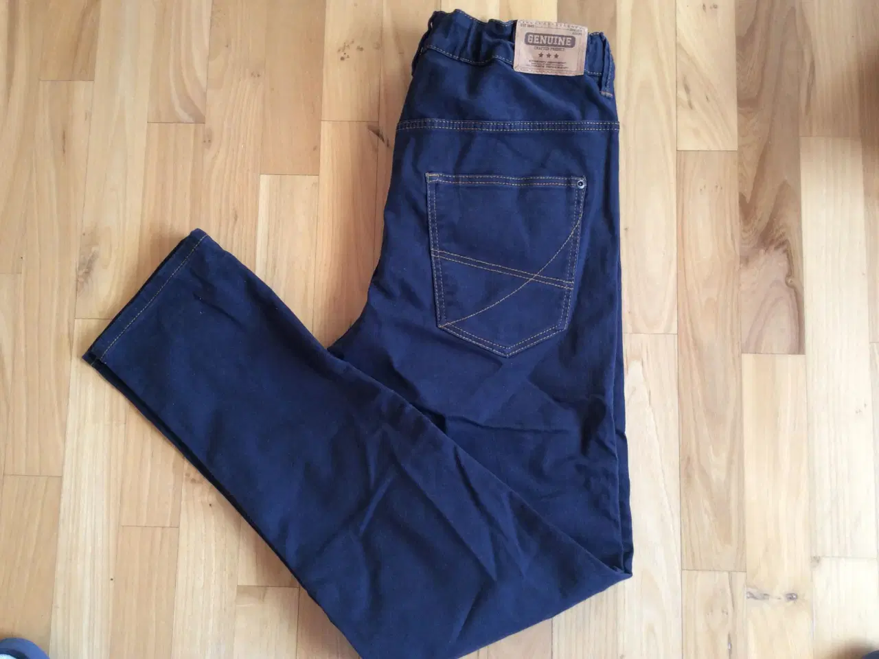 Billede 1 - Mørkeblå Jeans