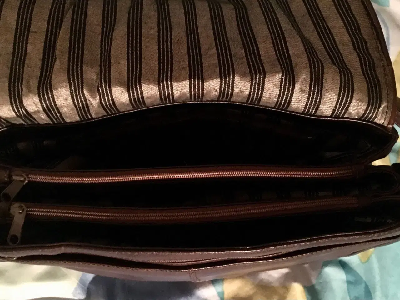 Billede 5 - Brun FABIENNE taske i ægte læder