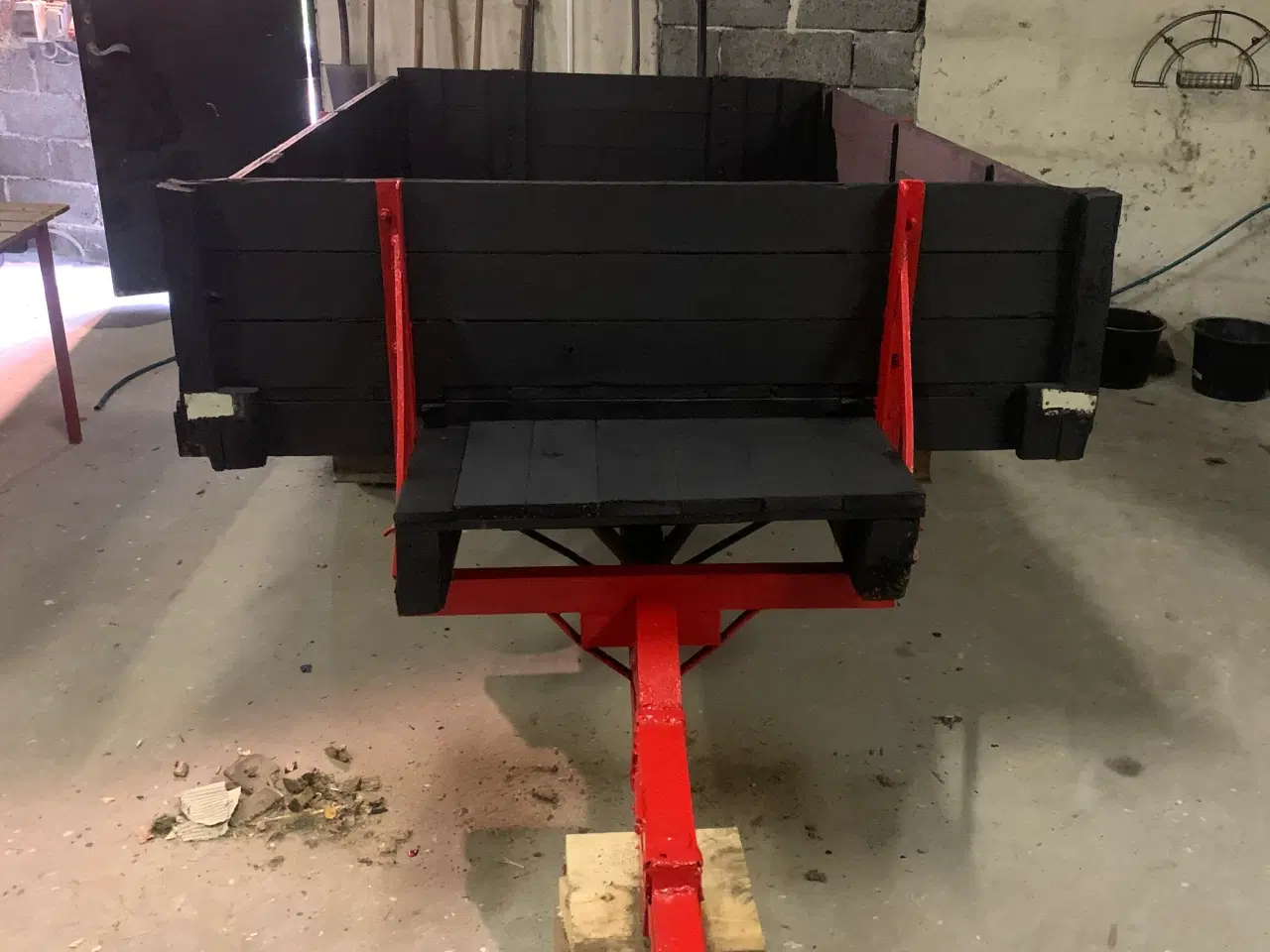 Billede 3 - Vogen til traktor. Ny malet . Lad mål . 227 x  140