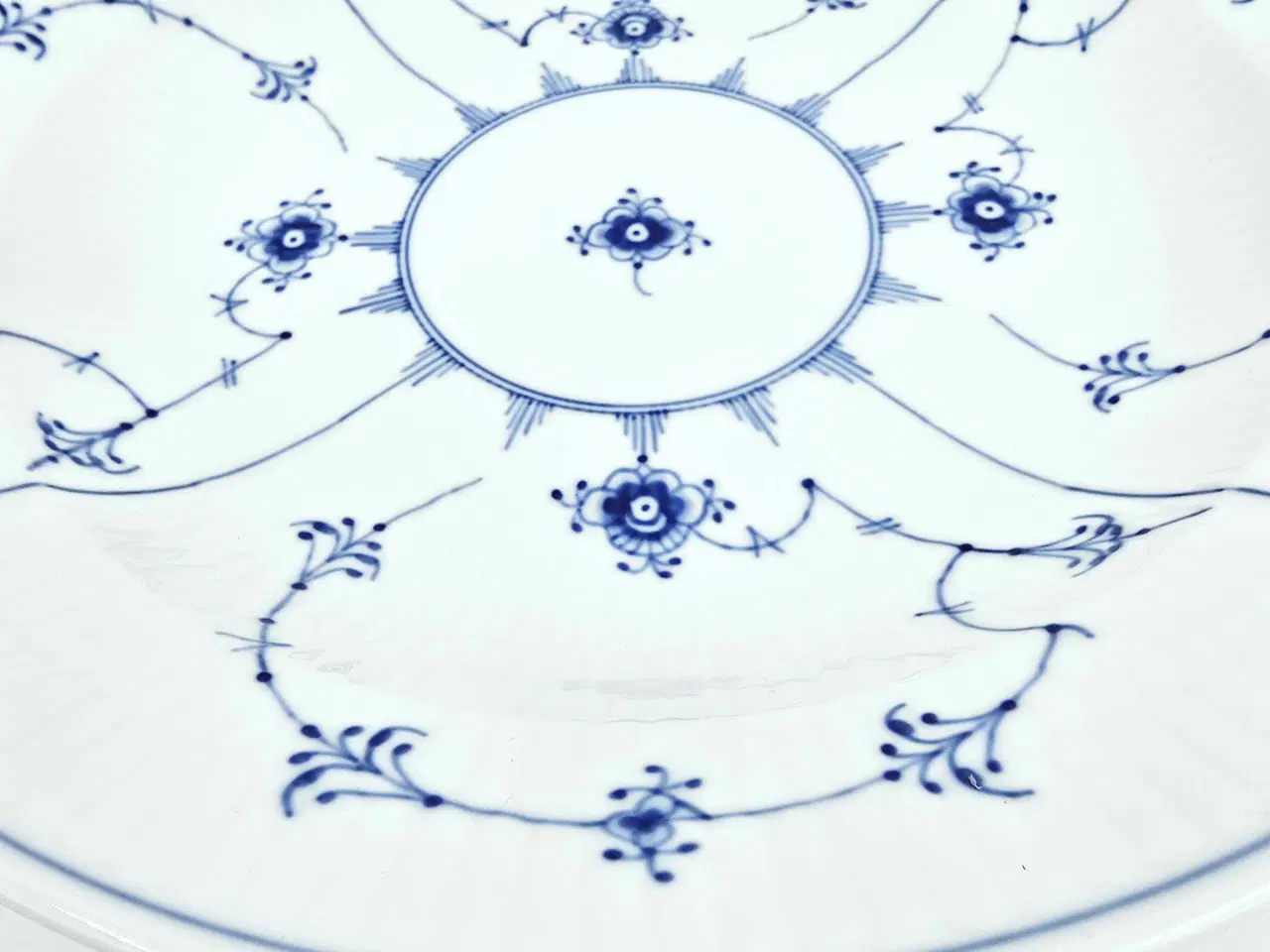 Billede 10 - Musselmalet Riflet Dyb Tallerken/ Pastatallerken