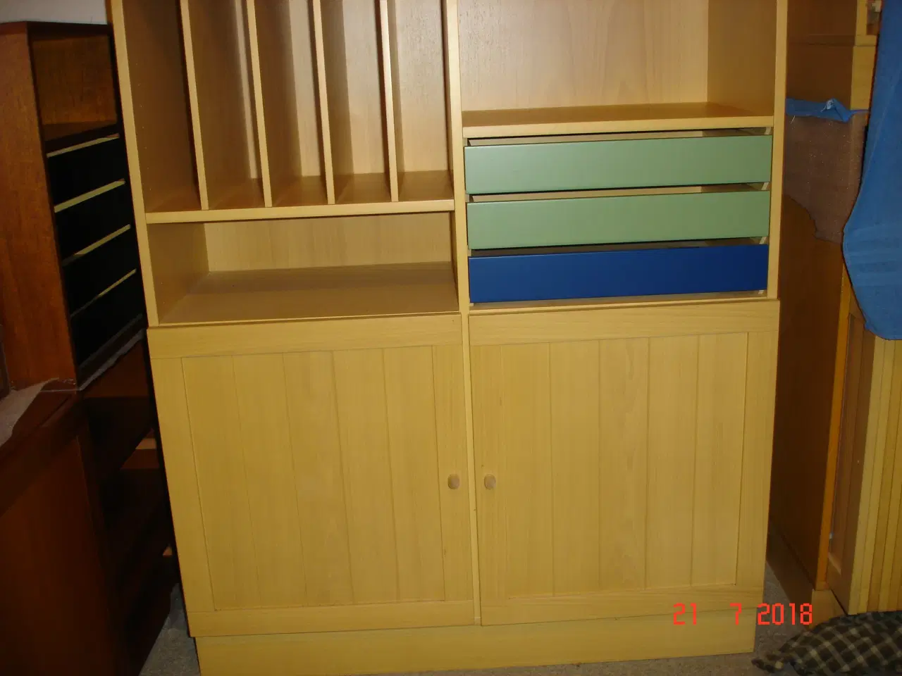 Billede 1 - Reol/ Skab m. grøn/ blå skuffer B: 100, H: 124, D