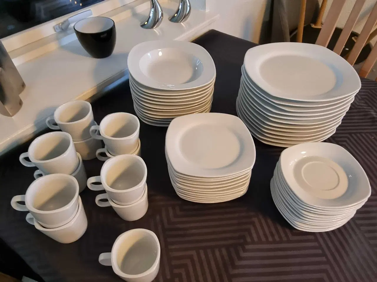 Billede 2 - Herstal kaffestel og spisestel 