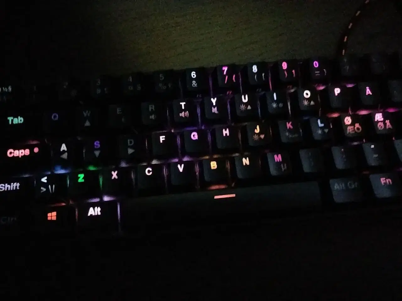 Billede 3 - ADX mini RGB gamer tastatur