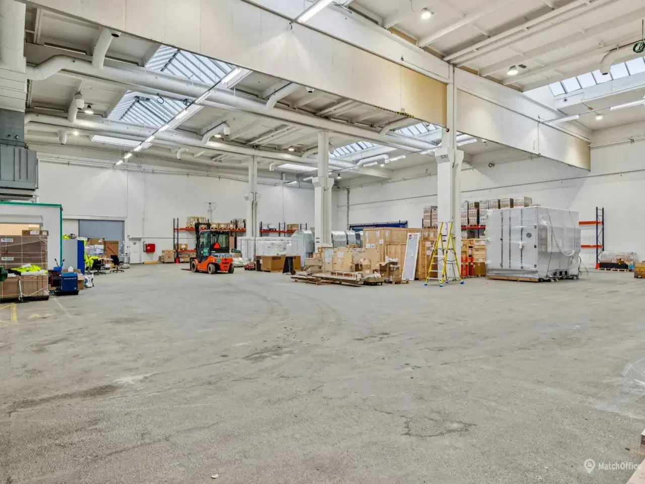 Billede 3 - Højloftet lager i Brøndby