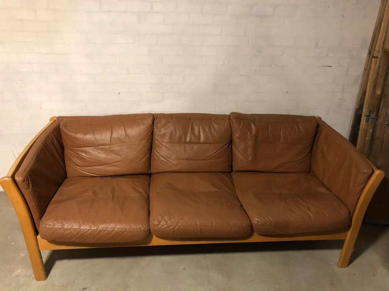 Billede 1 - Retro lædersofa – kræver kærlig hånD