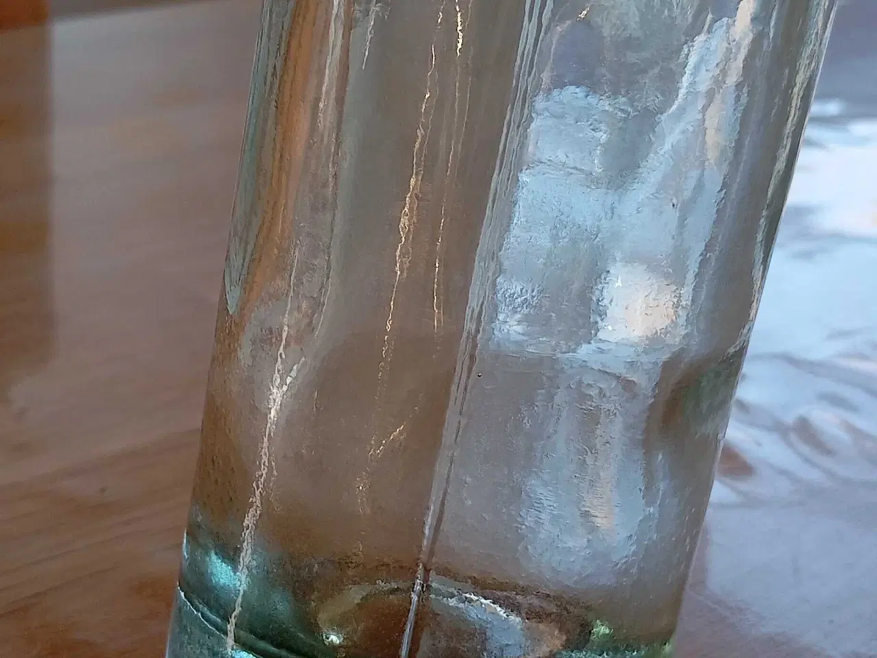 Billede 3 - Skæv flaske. Snapseflaske