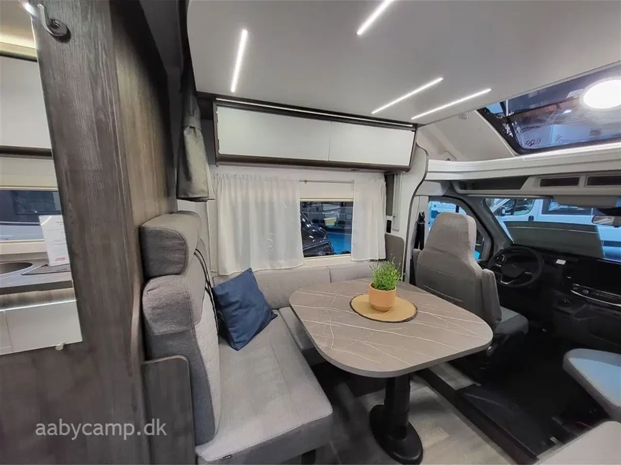 Billede 12 - 2025 - Benimar Tessoro 444   Rummelig top udstyret Camper