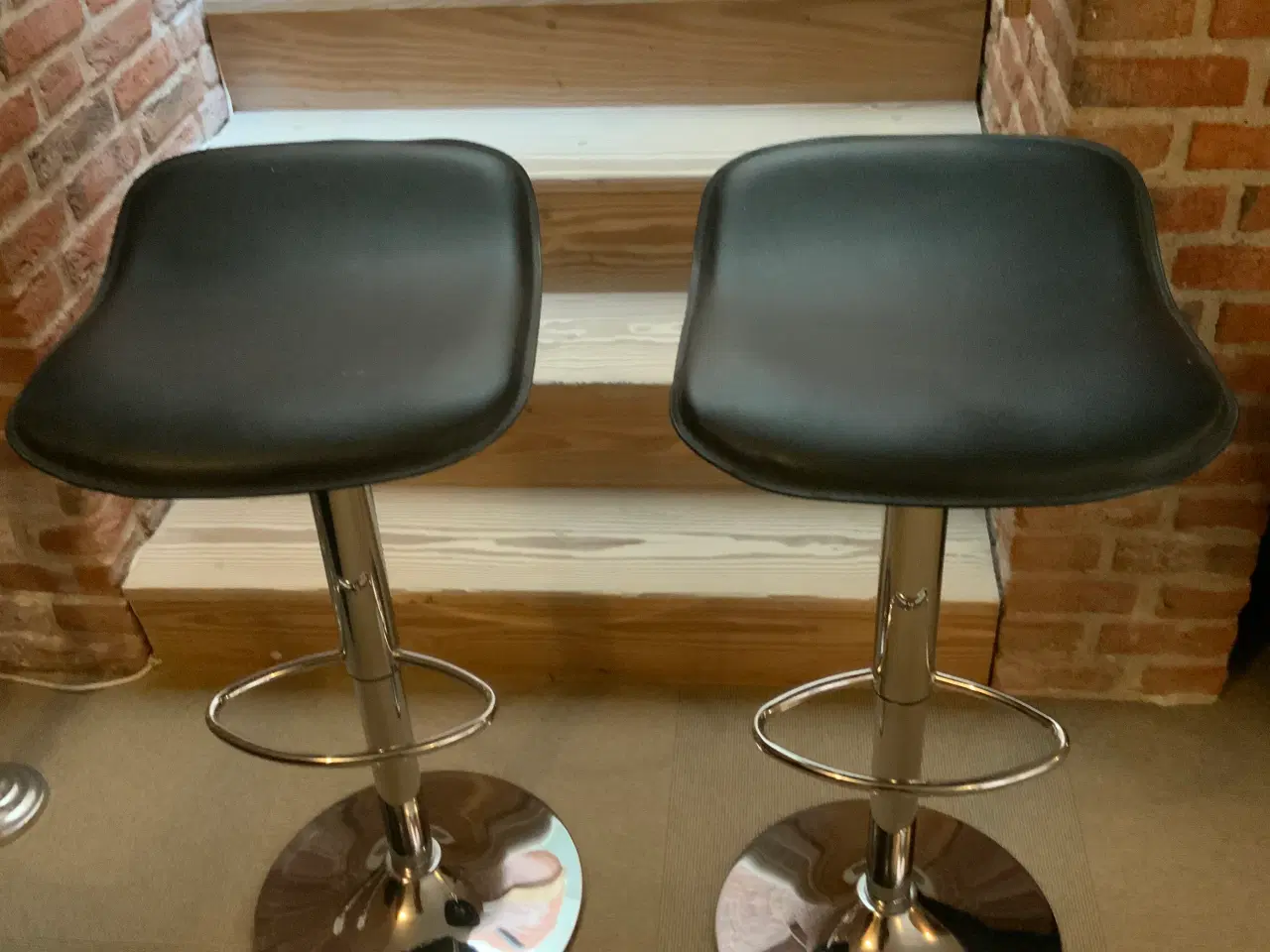 Billede 1 - 2 barstole med hæve sænke funktion